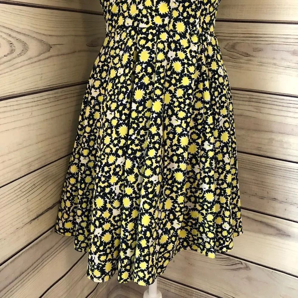 Navy&Yellow Floral Short Sleeve Fit & Flare Dress - Picture 3 of 10
